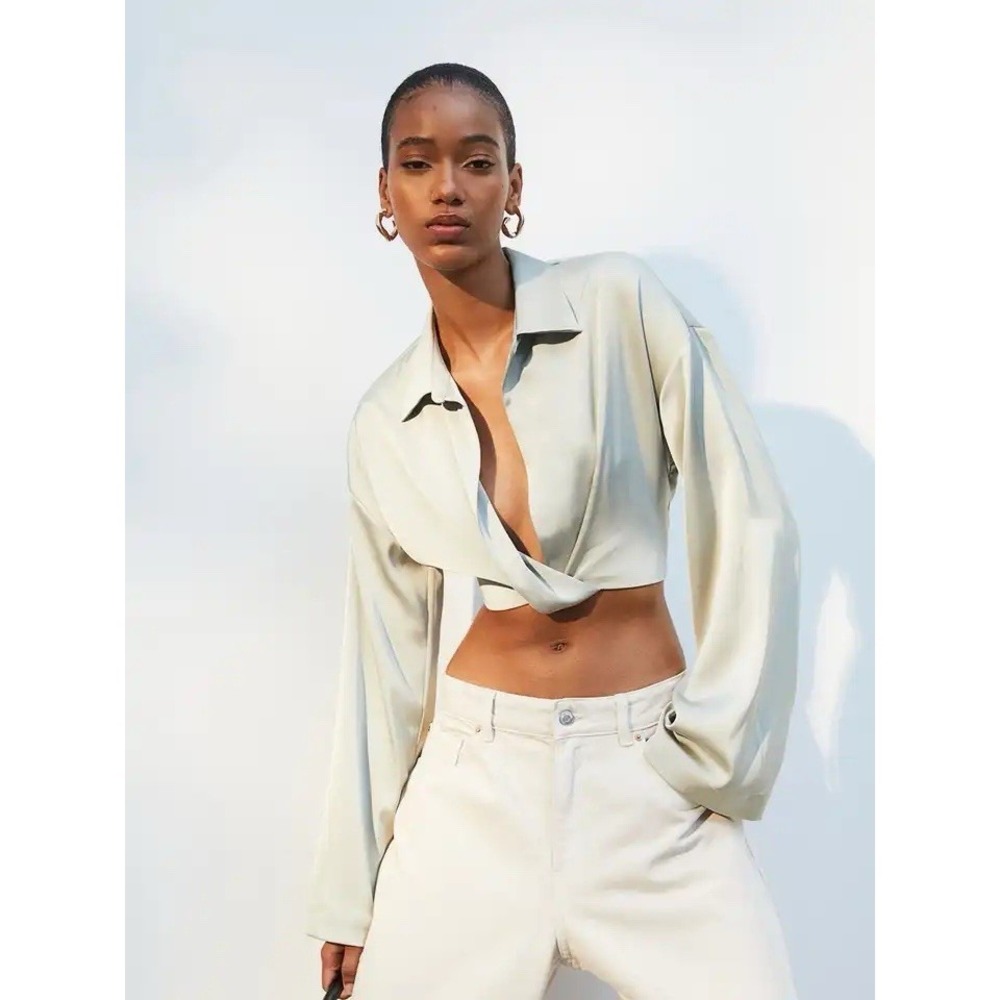 H&M Womens Sz M Ivory Cropped Satin Blouse Long‎ Sleeve Twisted Clean Girl